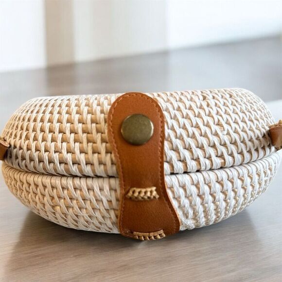 Trending Women's Circular White Cream Rattan Crossbody Bag Natural Floral Lining - Picture 5 of 7